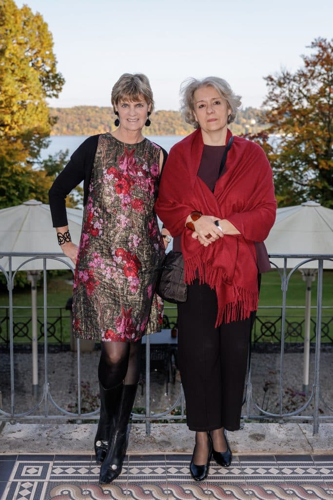 Petra Reinbold (l.) und Dr. Silvie Aigner