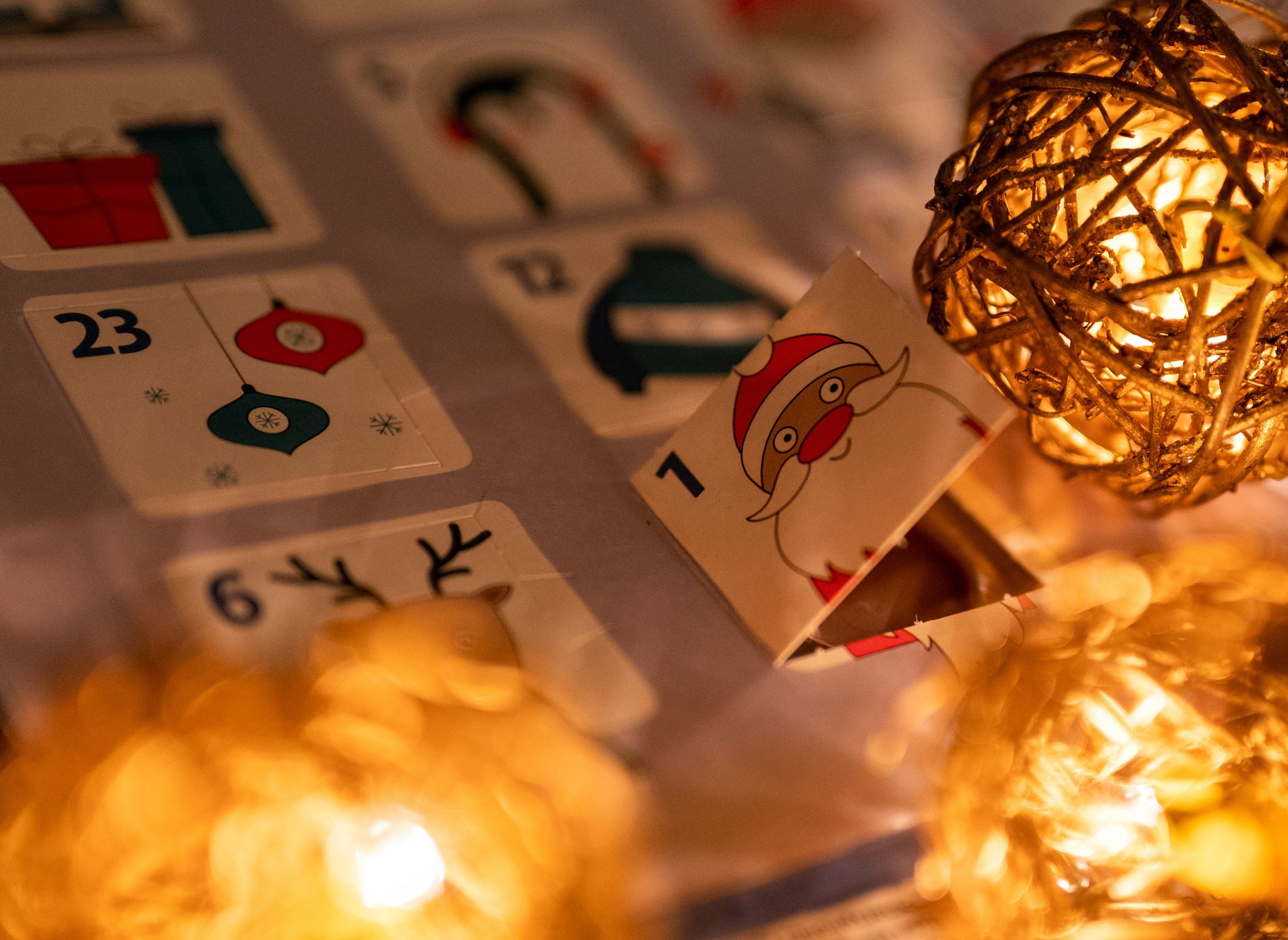 Klassisch und beliebt: Adventskalender mit Schokolade.
