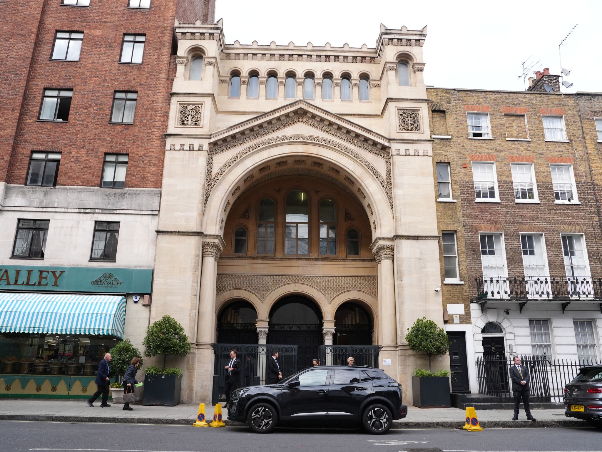 Nach dem Angriff vor einer Synagoge in Manchester geht die Polizei von Terror aus.
