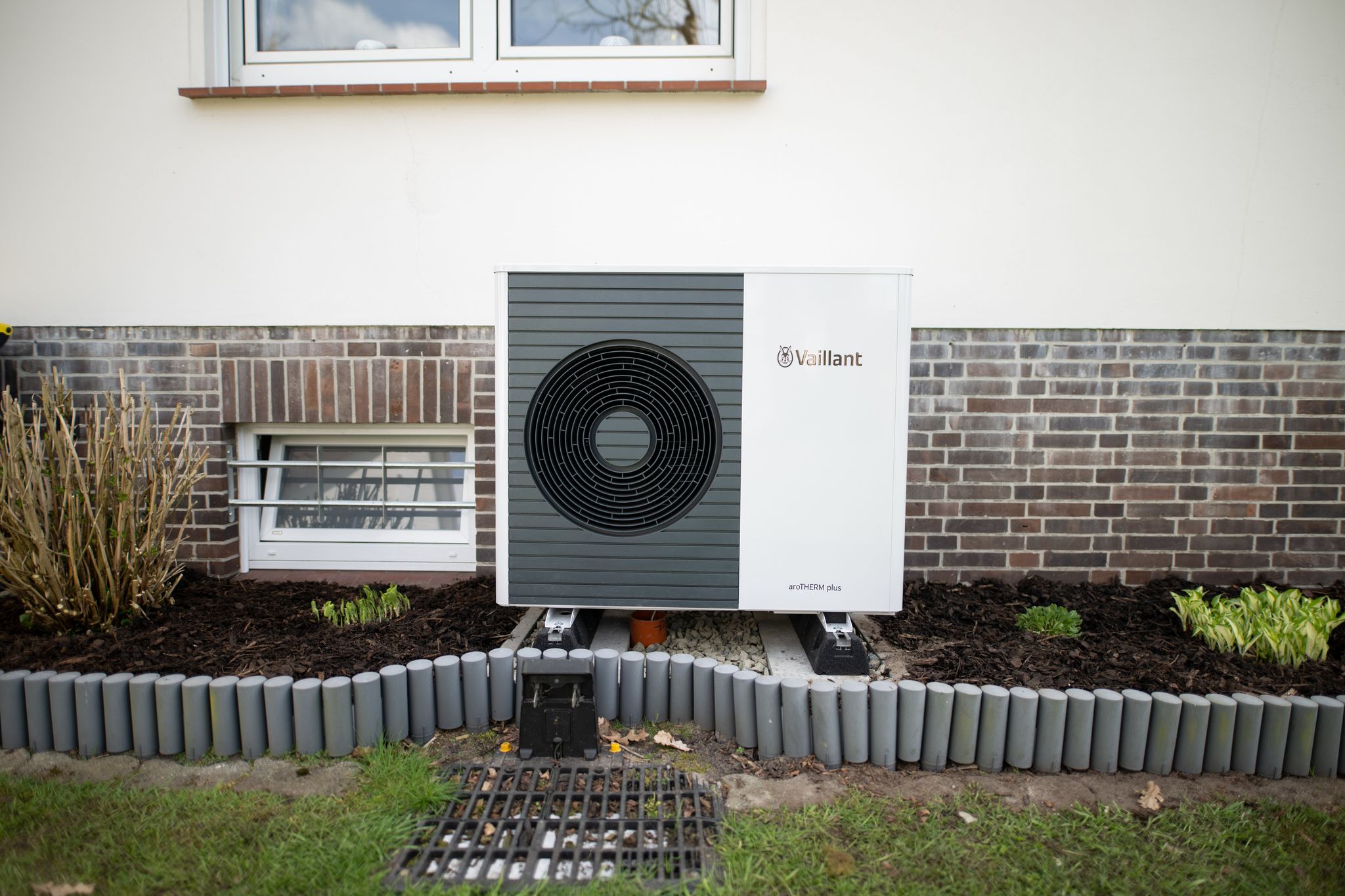 Zusätzliche Kosten drohen, wenn in beim Wechsel auf eine Wärmepumpe Leistungen als «bauseitig» ausgewiesen sind.