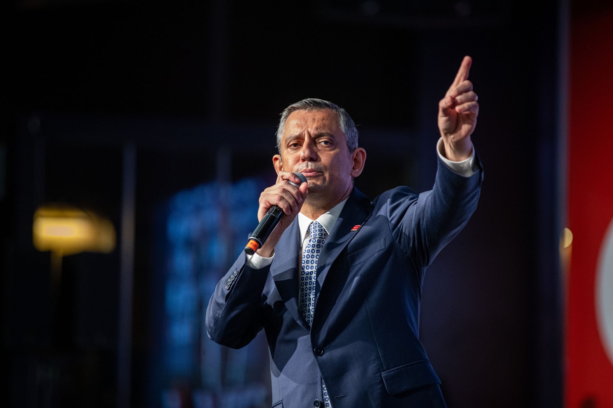 Özel drohte die Absetzung in dem von einem ehemaligen Parteimitglied angestrengten Verfahren. (Archivbild)