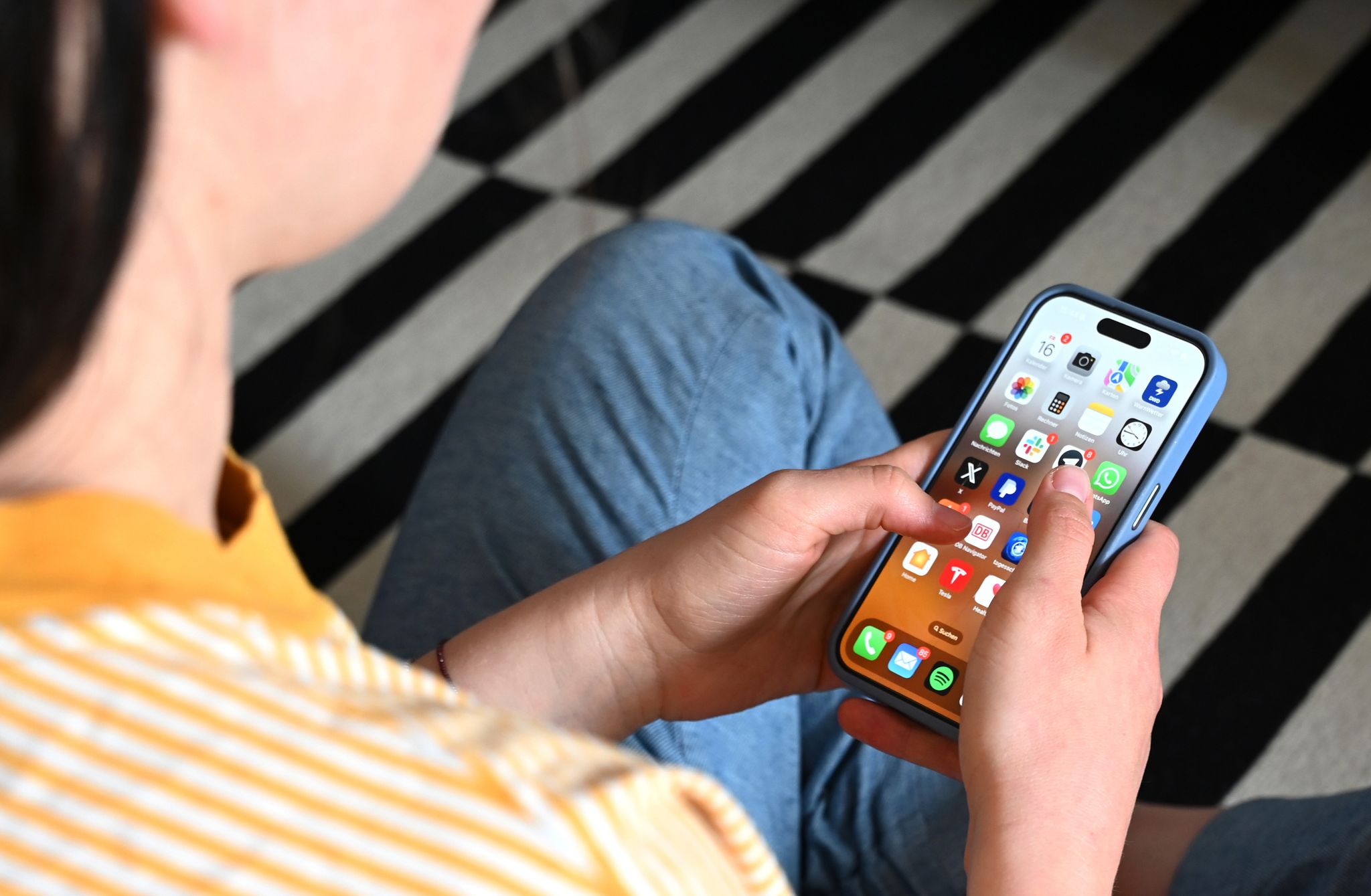 Viele Angelegenheiten kann man bei diversen Unternehmen fast nur noch oder ausschließlich per App regeln.