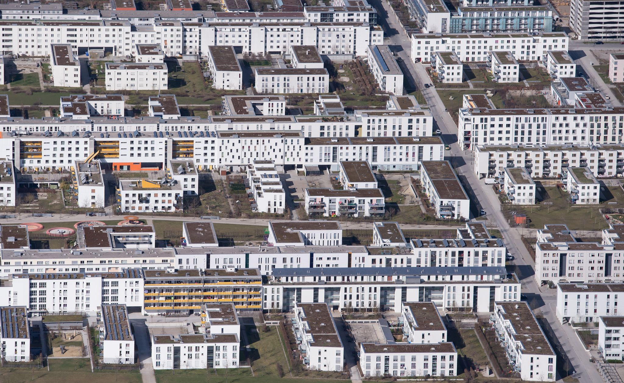In vielen deutschen Städten sind Wohnungen so knapp, dass Unternehmen bei der Mitarbeitersuche Mühe haben. (Symbolbild)