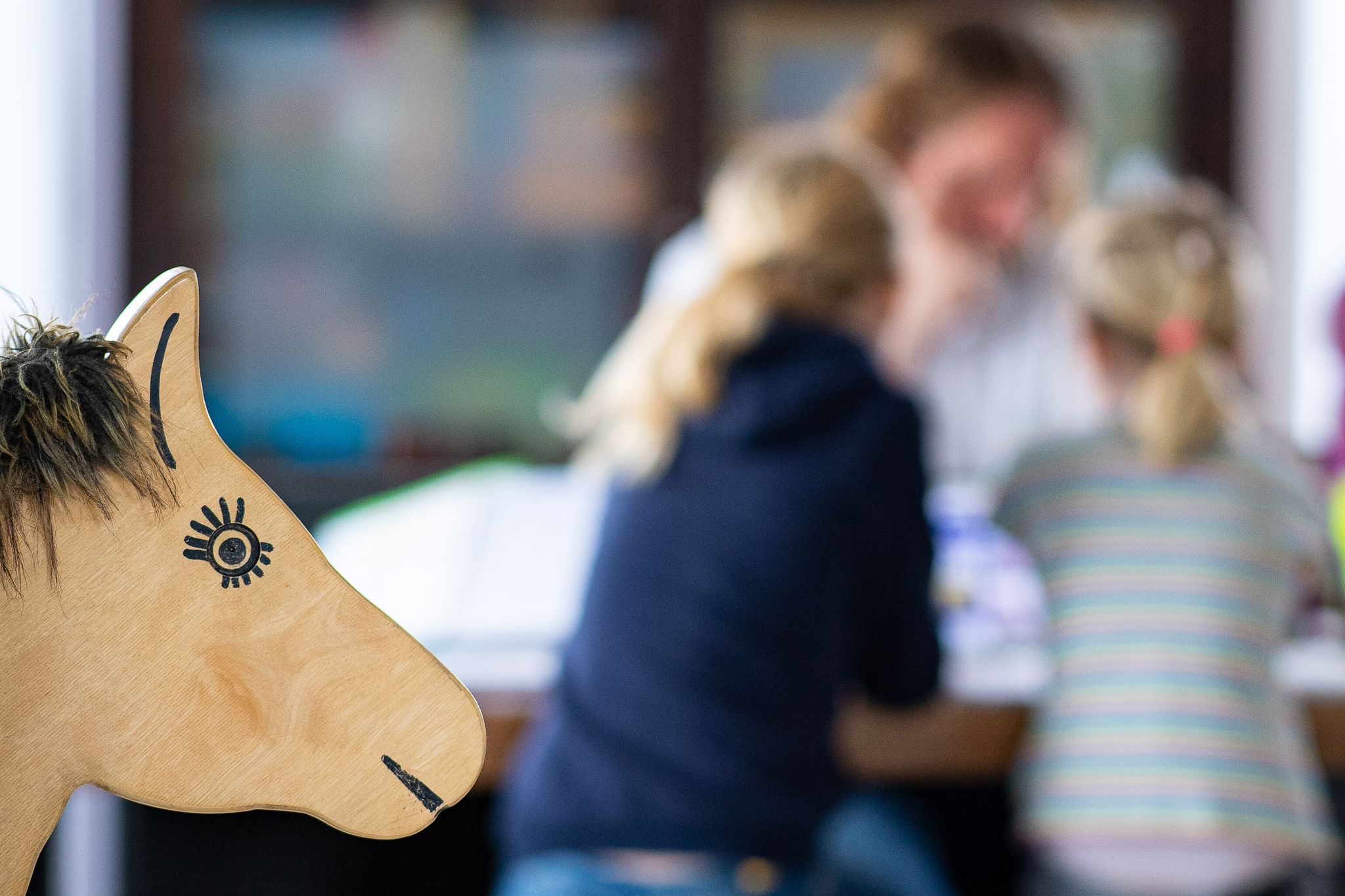 Ein strukturierter Alltag und offene Gespräche helfen Kindern, traumatische Ereignisse besser zu verarbeiten.