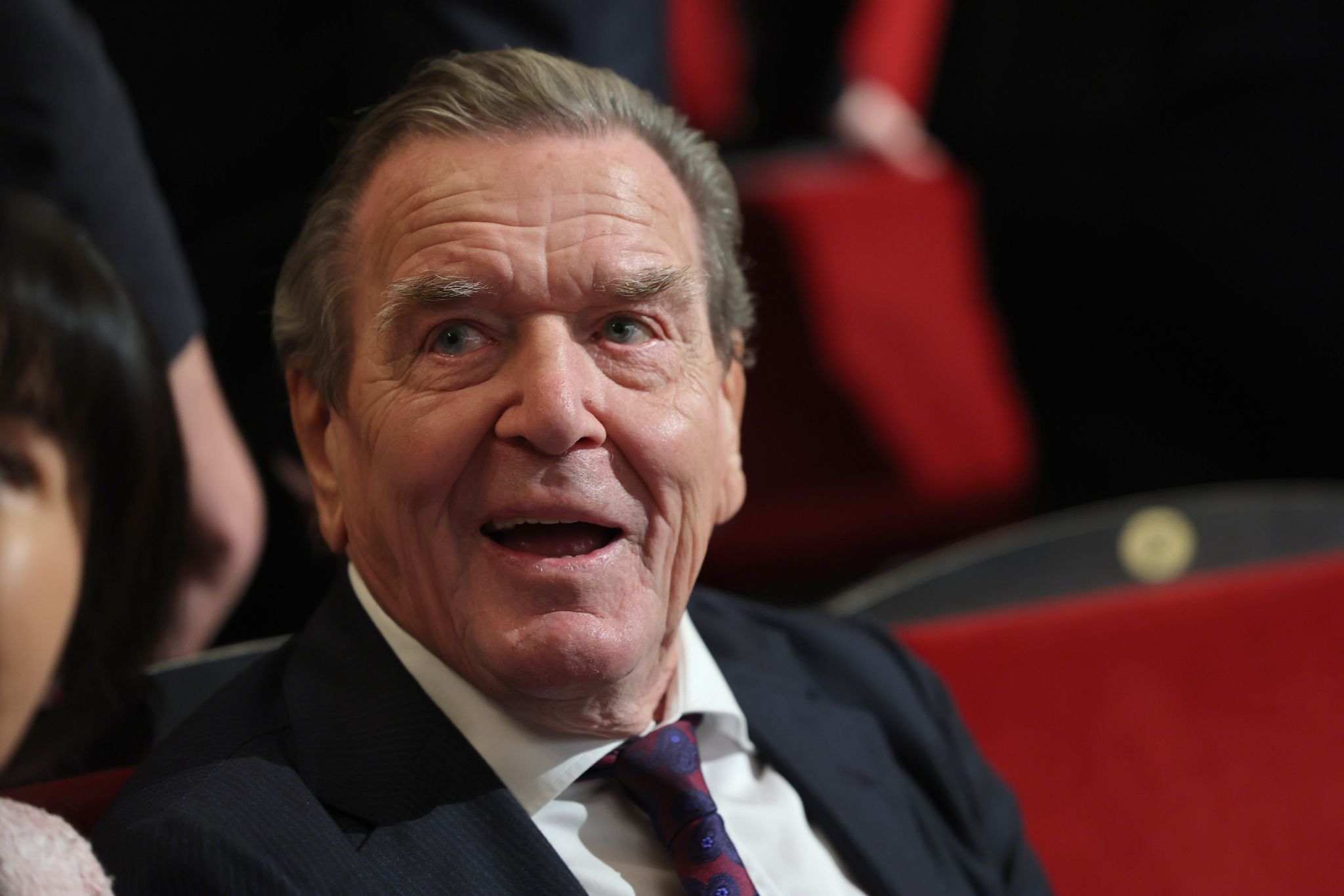 Ex-Kanzler Gerhard Schröder wird im Untersuchungsausschuss des Schweriner Landtags zur Erdgasleitung Nord Stream 2 als Zeuge befragt. (Archivbild)