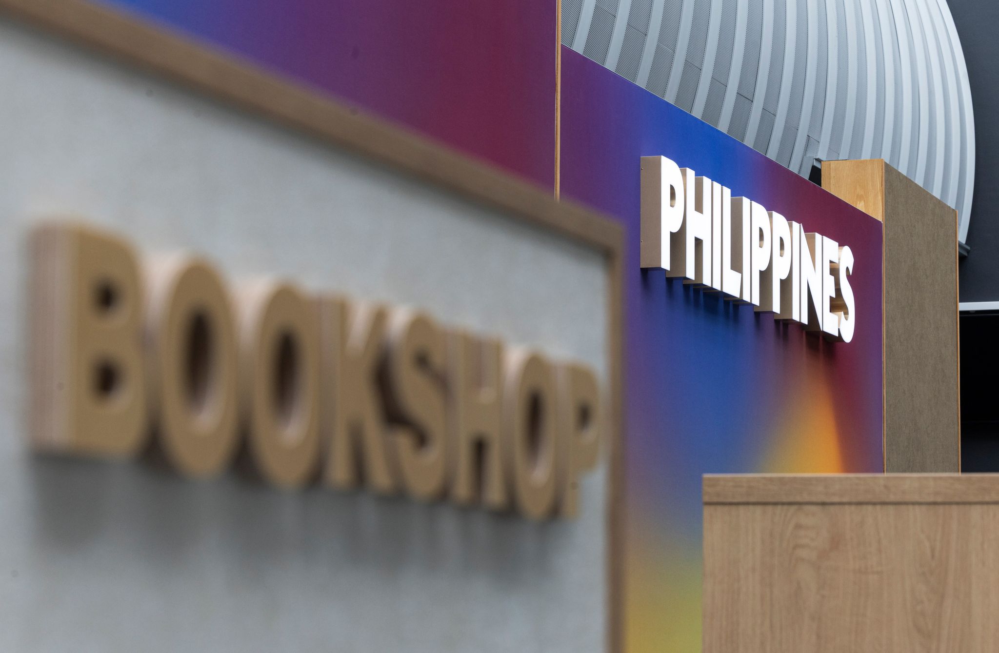 Auf der Buchmesse sind philippinische Autorinnen und Autoren live zu erleben.