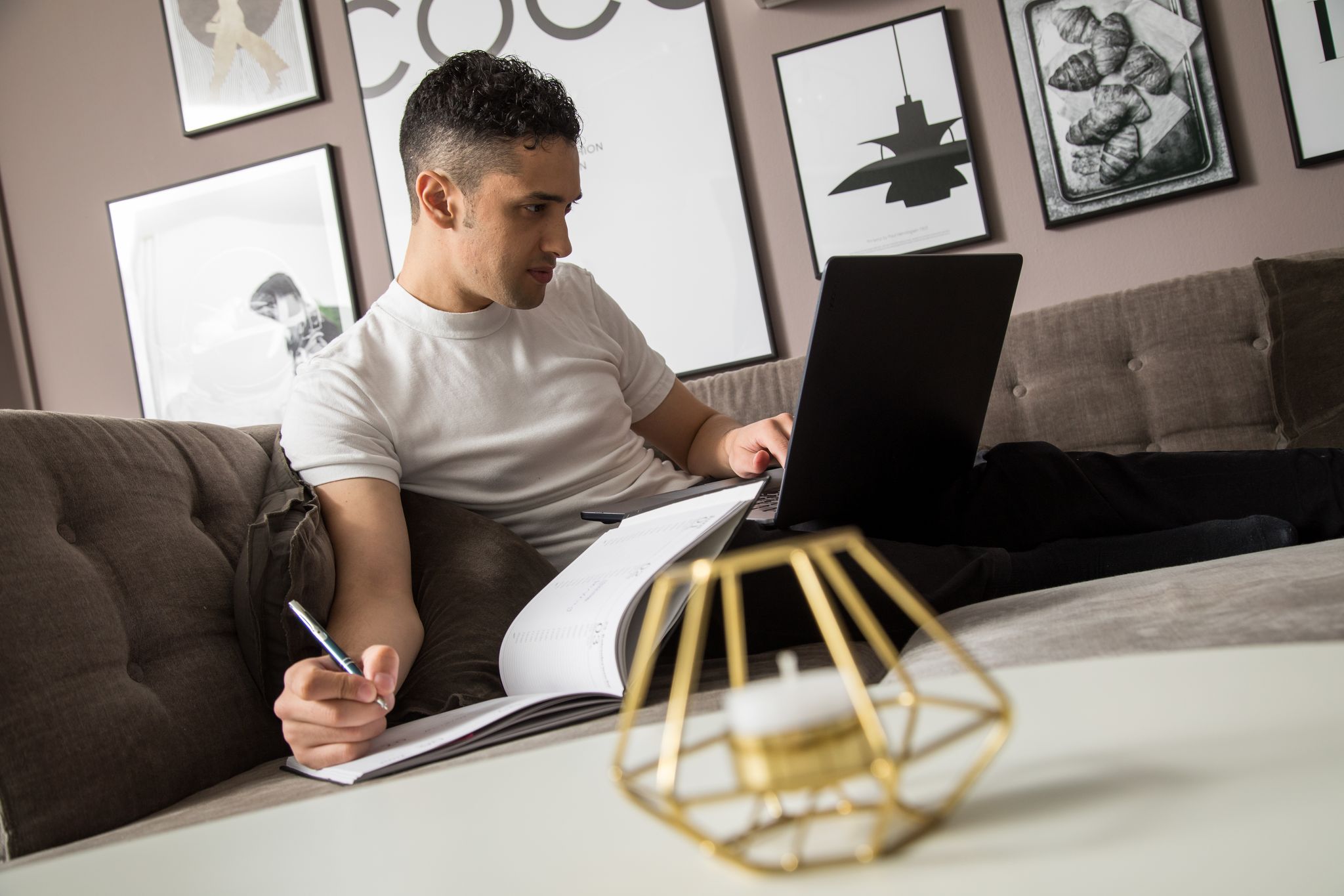 Arbeit man im Minijob unterschiedlich viele Tage pro Woche, hilft der Urlaubsrechner der Minijob-Zentrale bei der Berechnung des Urlaubsanspruchs.