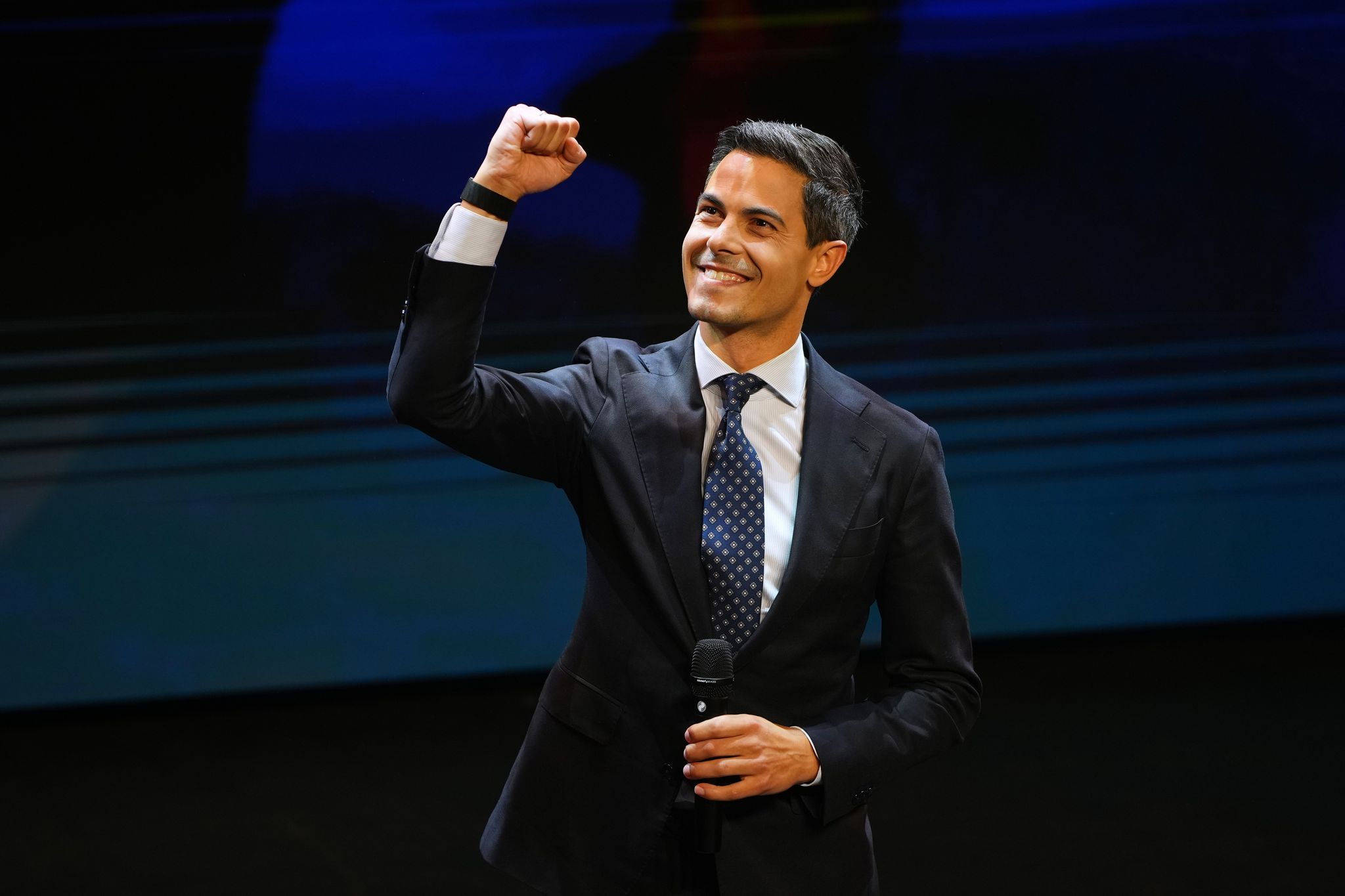 Die linksliberale D66-Partei von Rob Jetten hat die Parlamentswahl in den Niederlanden nach dem vorläufigen Ergebnis gewonnen.