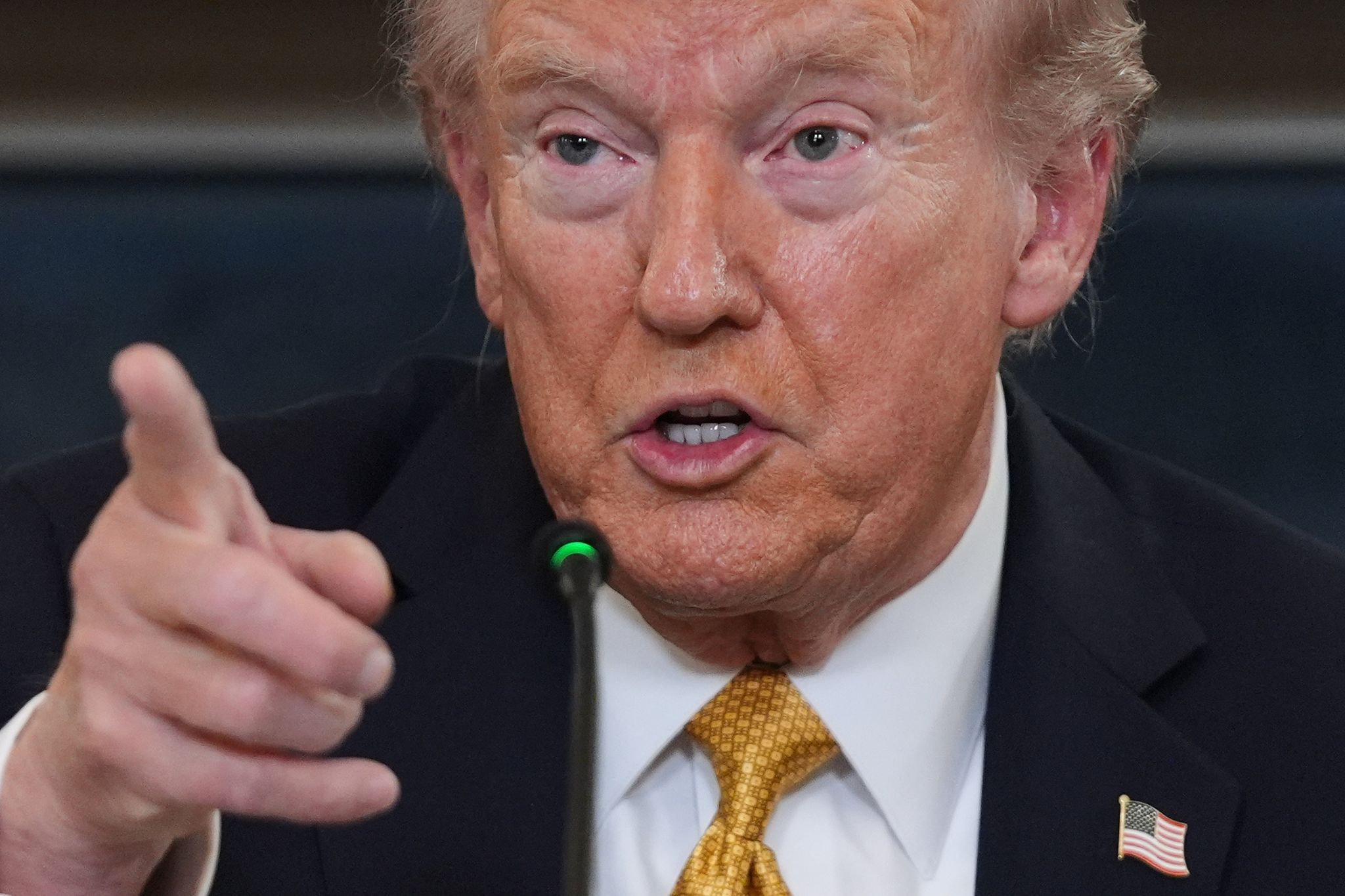 US-Präsident Trump hat die Handelsgespräche mit Kanada für beendet erklärt.