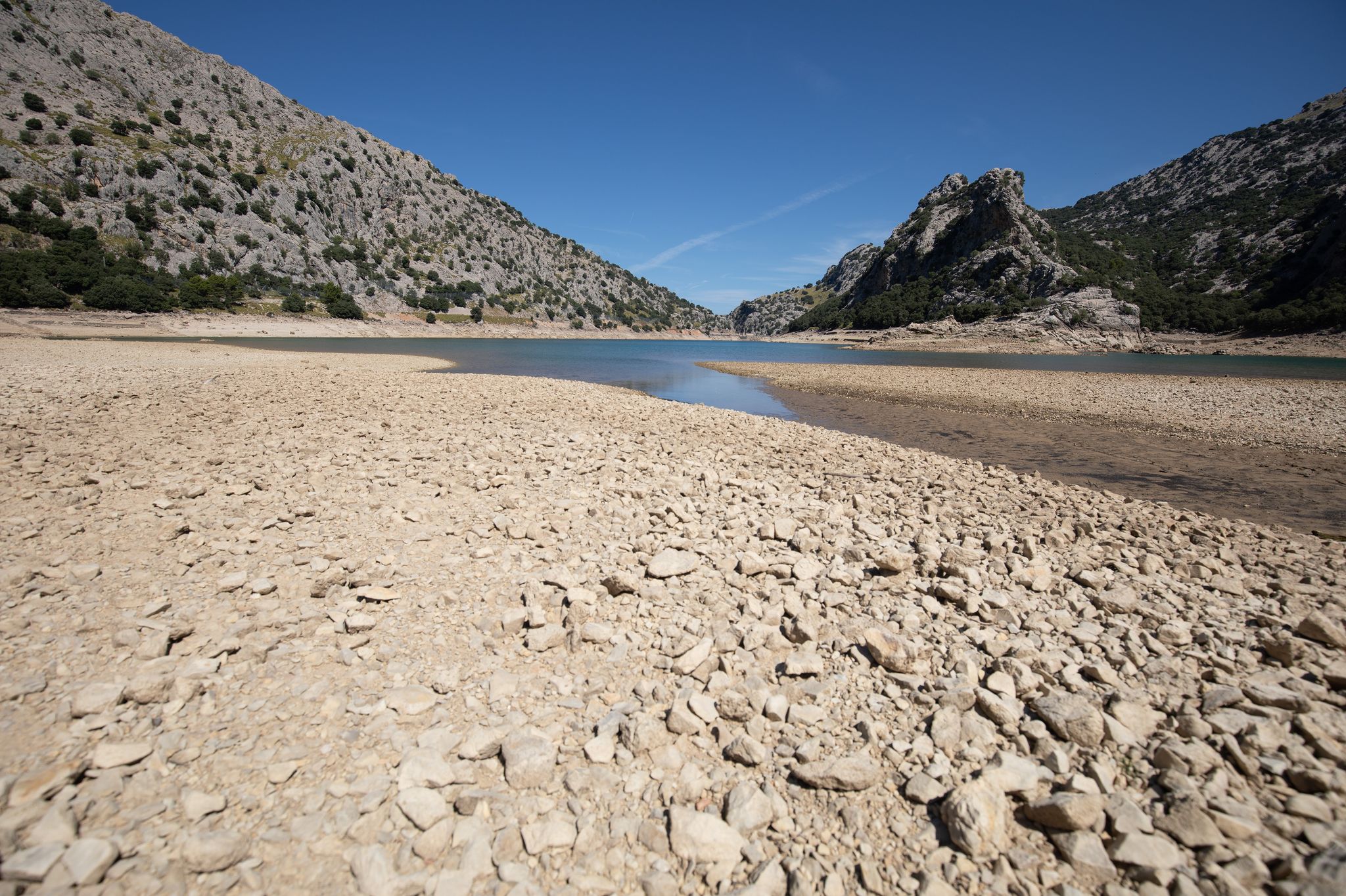 Das Wasserreservoir Gorg Blau im Tramuntana-Gebirge, das Palma auf Mallorca versorgt, war im September recht leer. (Archivbild)