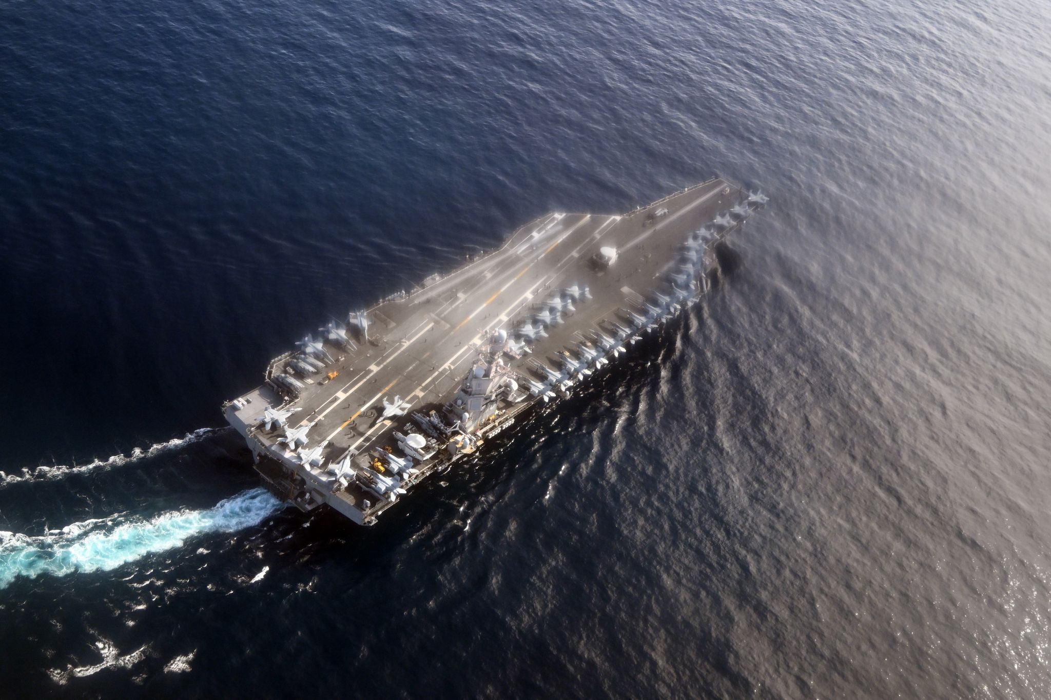 Eine Einsatzgruppe rund um den Flugzeugträger «USS Gerald R. Ford» soll nach Lateinamerika. (Archivbild)