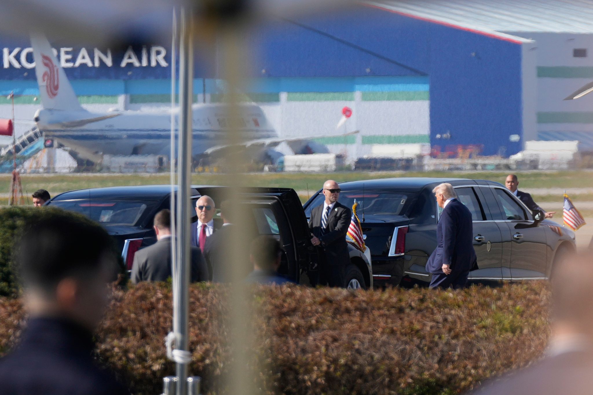 US-Präsident Trump und Chinas Präsident Xi wollen am Rande des Apec-Gipfels sprechen.