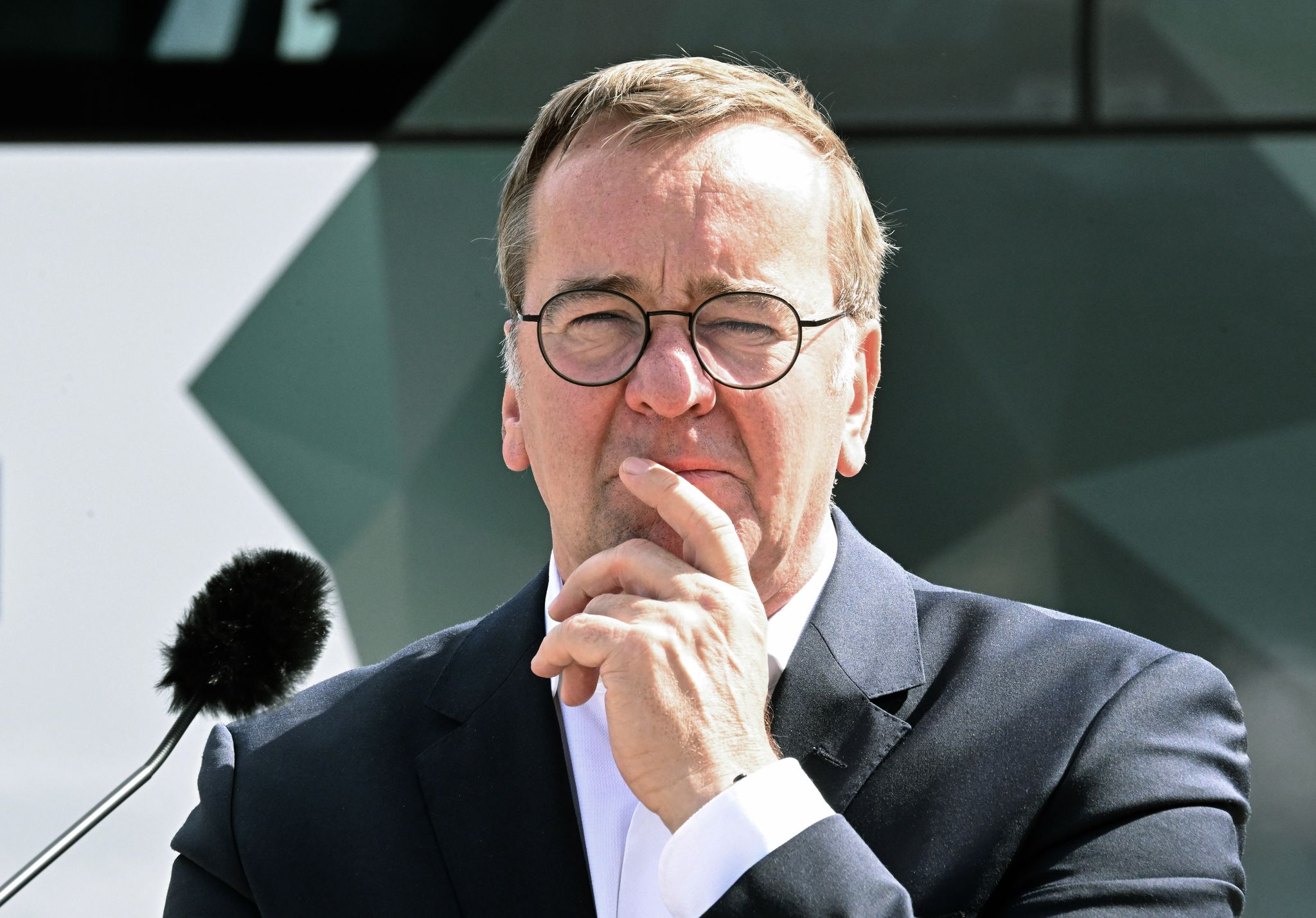 Pistorius setzt auf Freiwilligkeit, aber will trotzdem alle jungen Männer mustern lassen. (Archivbild)