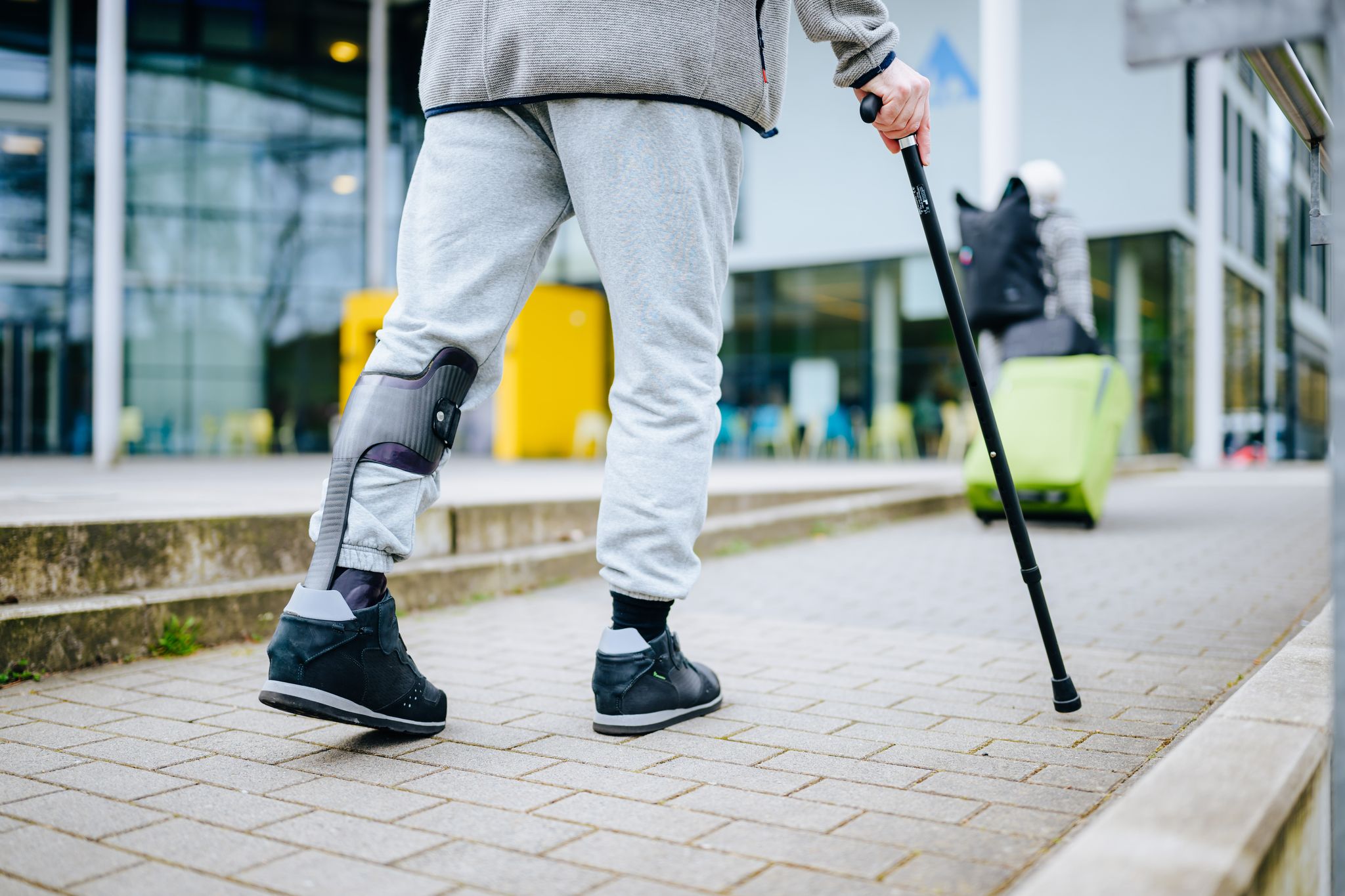 Medikamente, Physiotherapie und Hilfsmittel: Diese drei Dinge können das Leben mit einer spastischen Bewegungsstörung leichter machen.