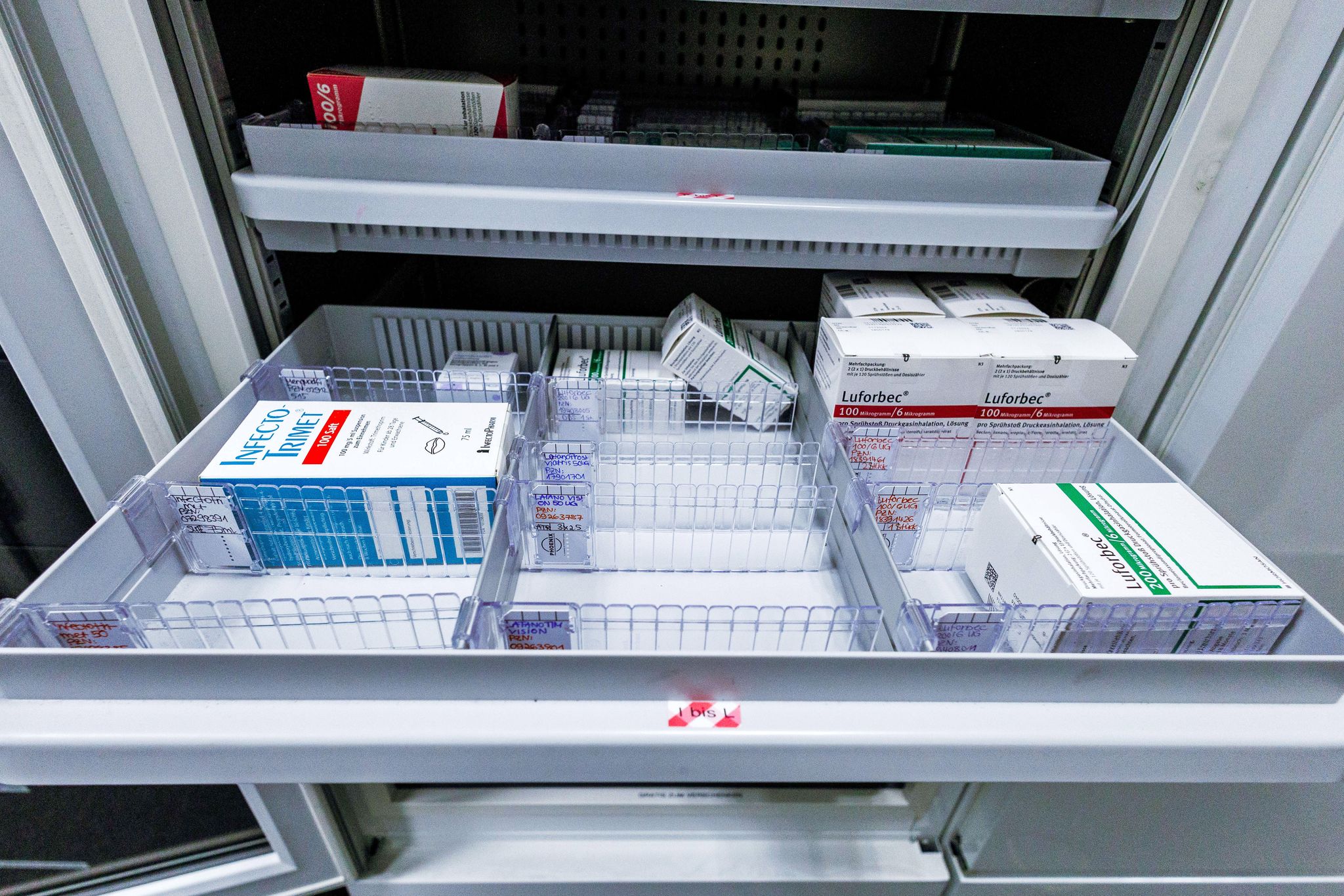 Große Sorgen bereitet der Branche die Aussicht auf US-Zölle auf Arzneien aus der EU, für die eine Obergrenze von 15 Prozent gelten soll. (Archivbild)