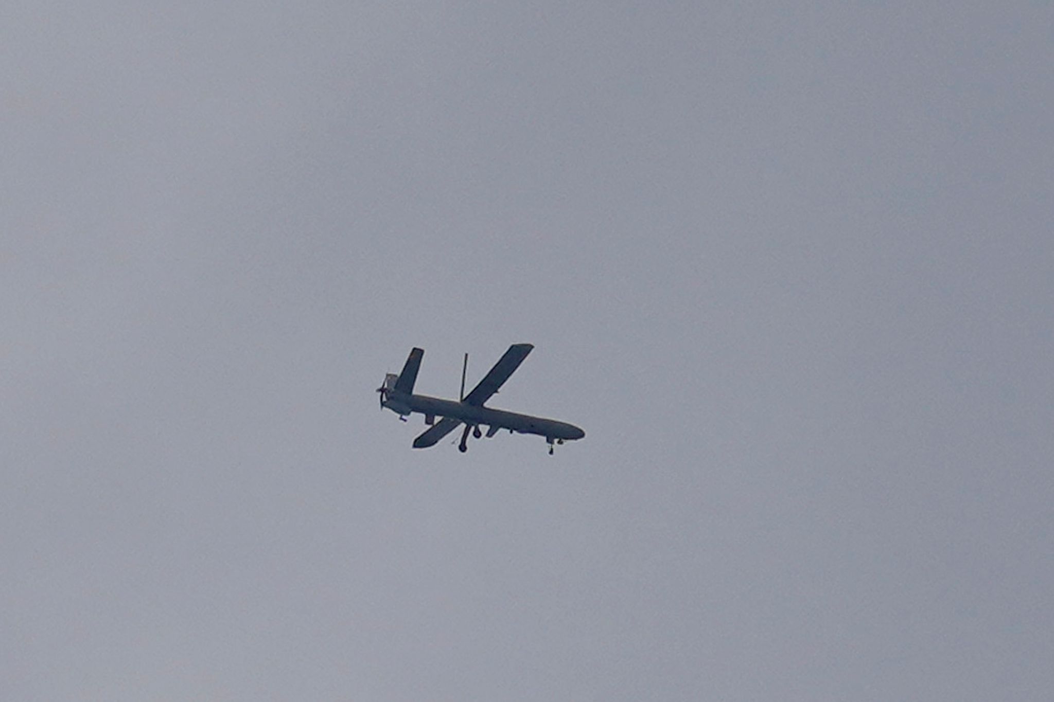 Zwei Menschen werden bei israelischen Luftschlägen im Libanon getötet. Mehrere werden verletzt.