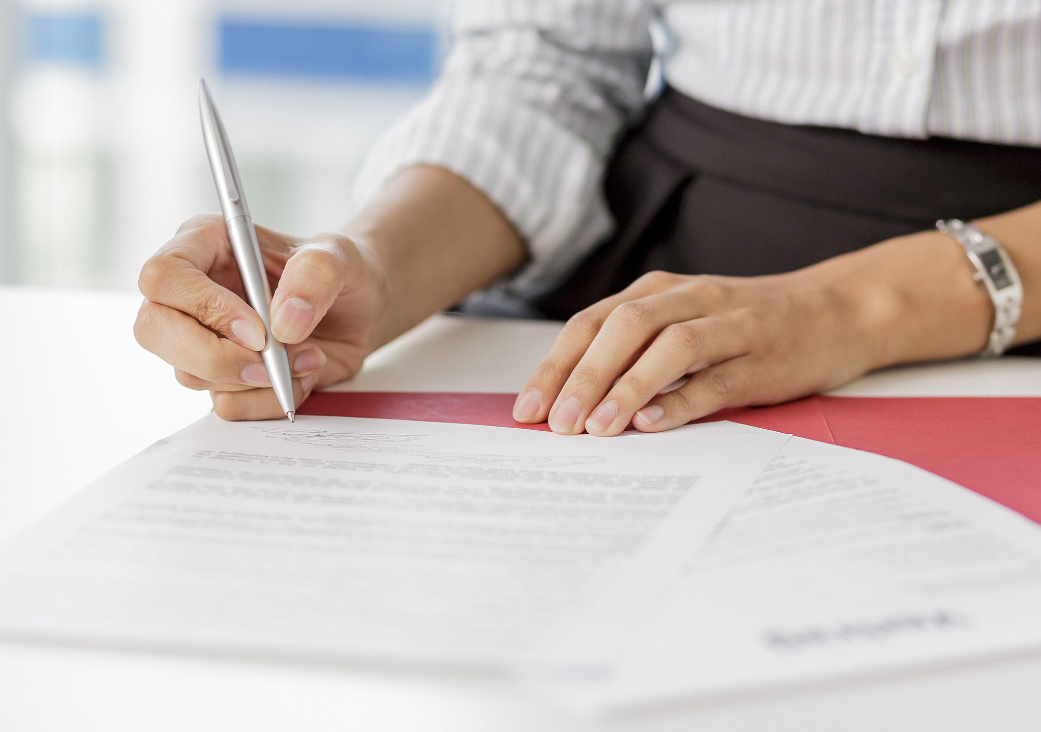 Wer es sich zutraut, sein Arbeitszeugnis selbst zu schreiben, sollte das nur mit fachlichem Gegencheck machen.