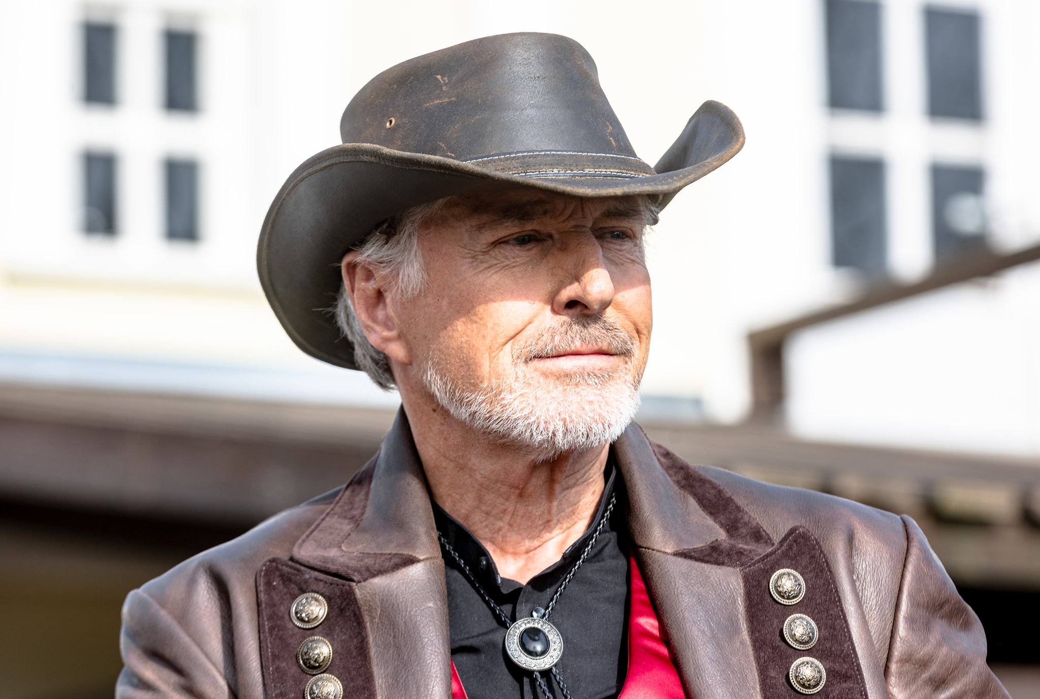 Nick Wilder setzt sich im Roman «Vaterliebe» mit der Verdrängung des Nationalsozialismus und der steten Gefahr des Rechtsextremismus auseinander.