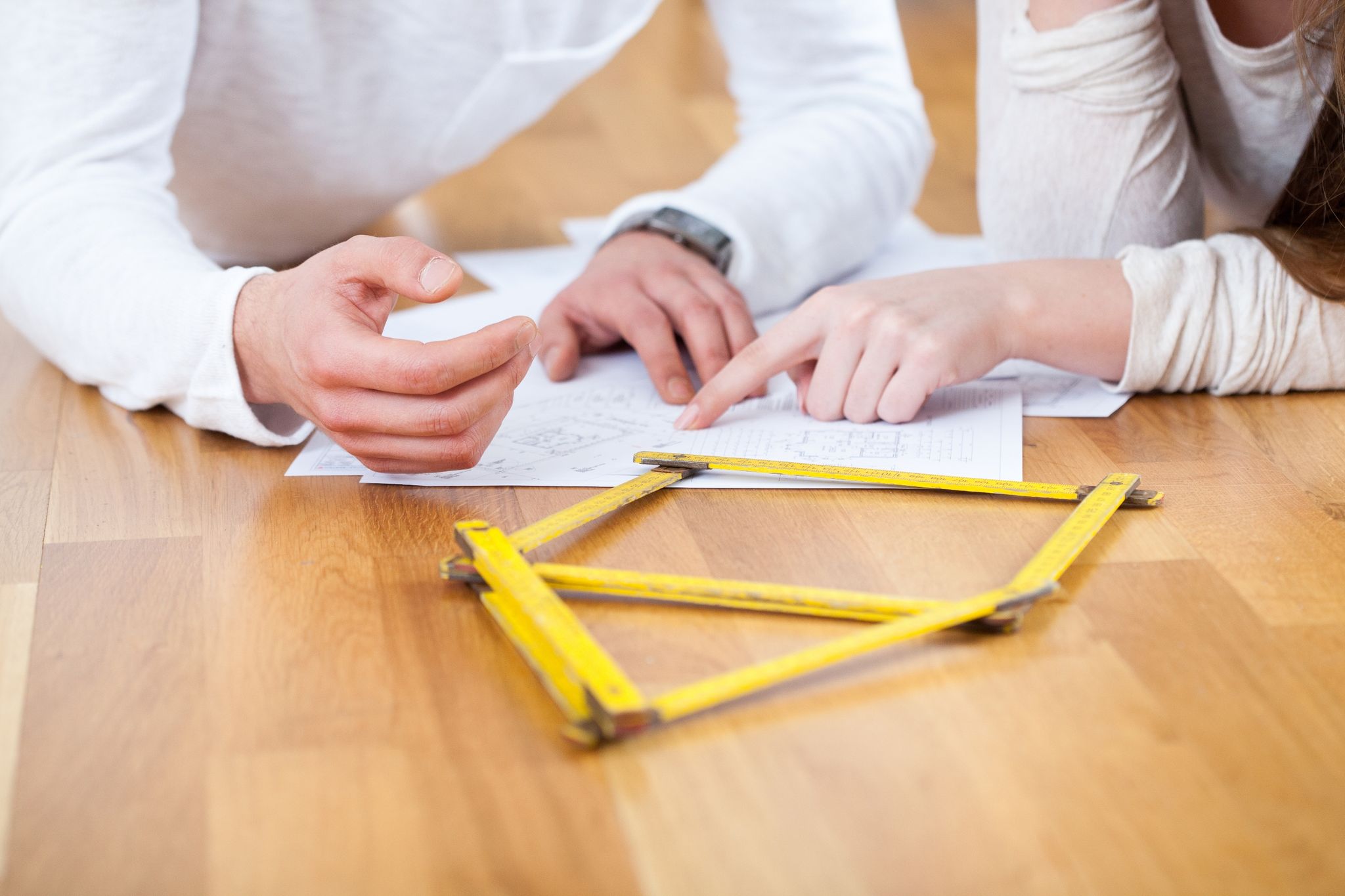 Sind Erker und Gauben in den Konstruktionsplänen für ein Eigenheim, lohnt es sich, darüber nachzudenken.