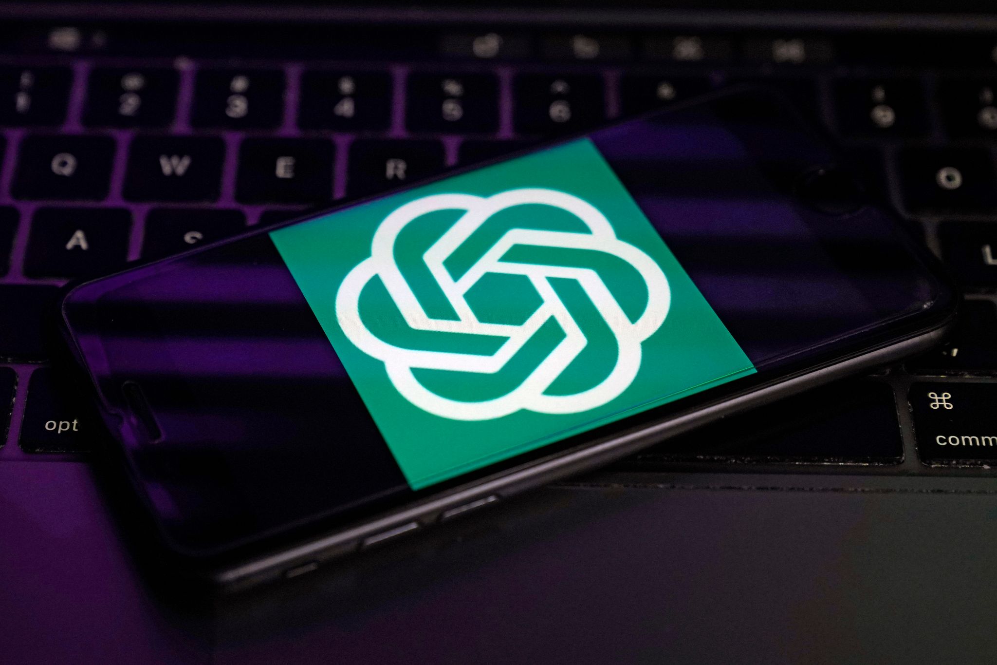 «GPT-4-Turbo» sei mit öffentlich zugänglichen Informationen bis Ende 2023 trainiert worden, teilt die Entwicklerfirma OpenAI mit.
