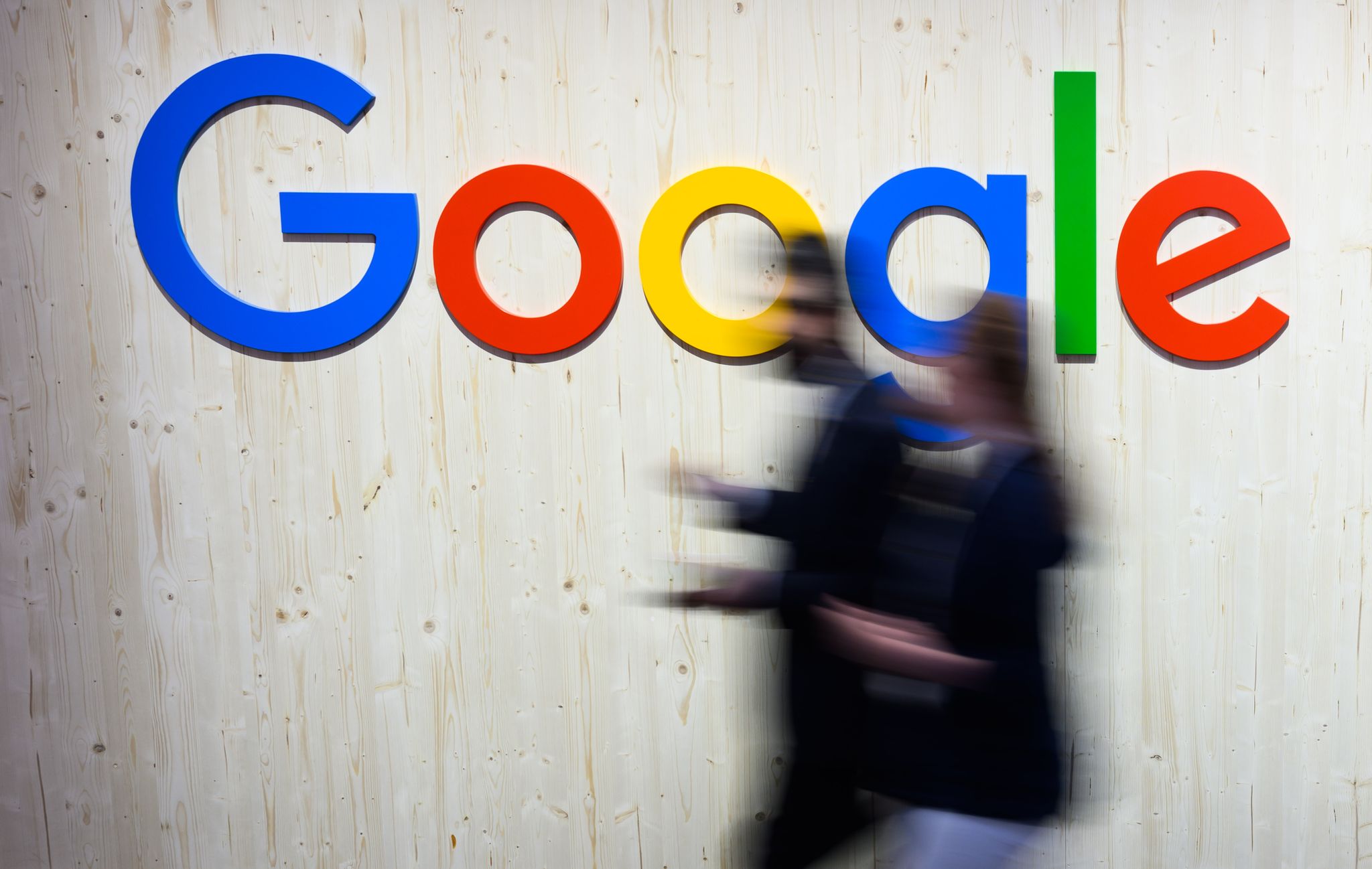 Google hat seinen KI-gestützten Recherche- und Schreibassistenten «NotebookLM» für Anwenderinnen und Anwender in rund 200 Ländern außerhalb der USA freigeschaltet.