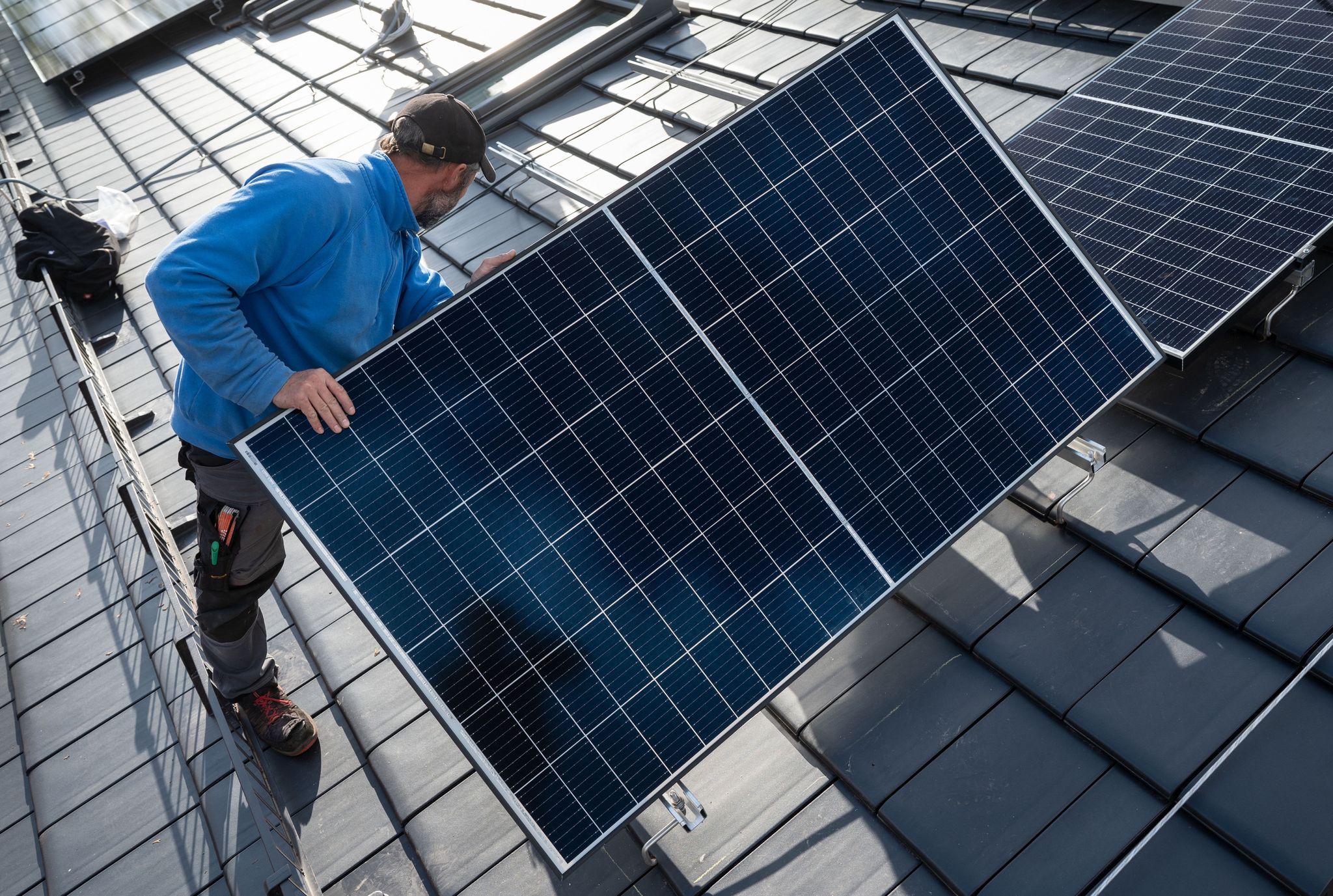 Macht aus technischer Sicht keinen Unterschied: Ob eine Solaranlage gemietet oder gekauft wird.