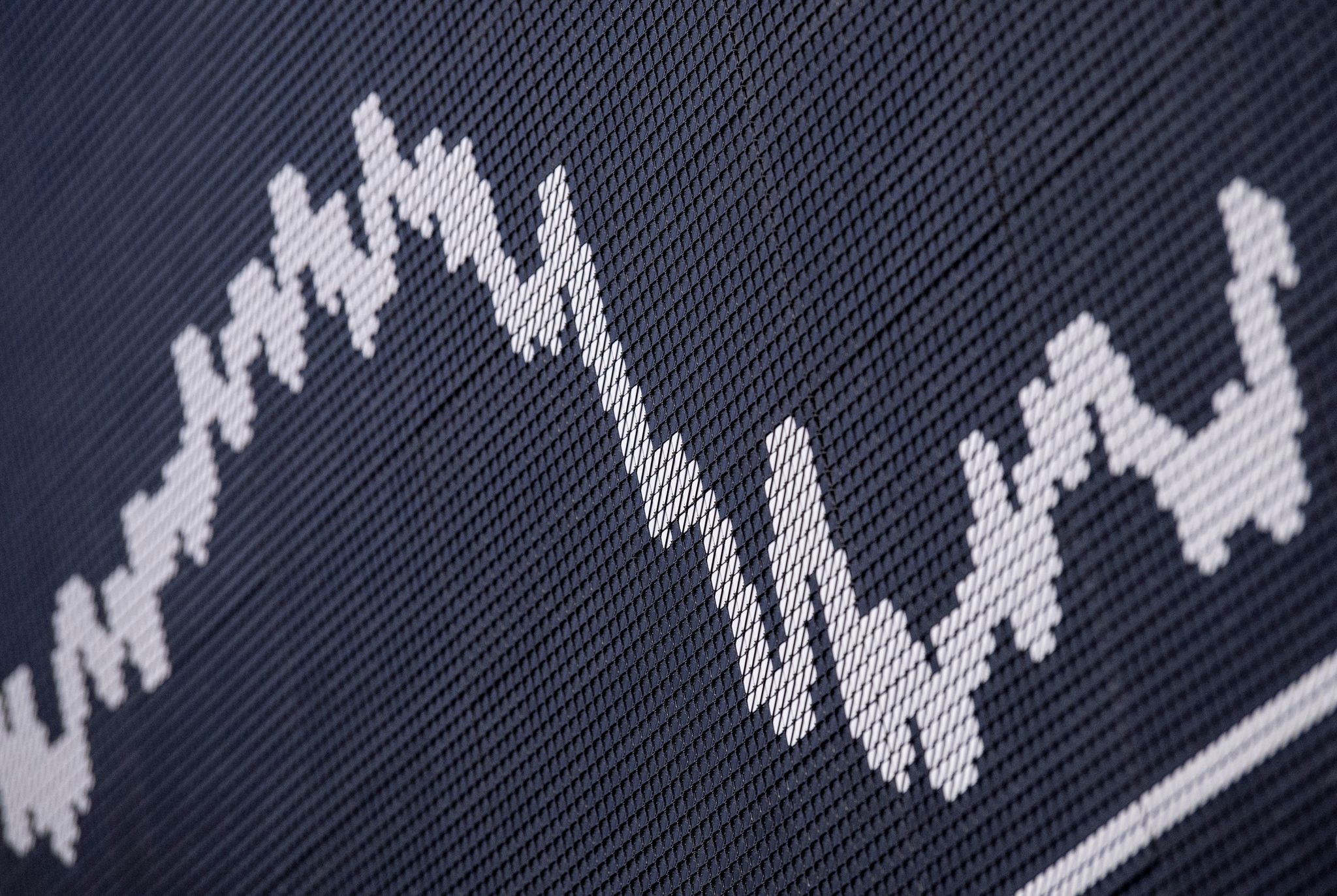 Die DAX-Kurve im Handelssaal der Deutschen Börse in Frankfurt.